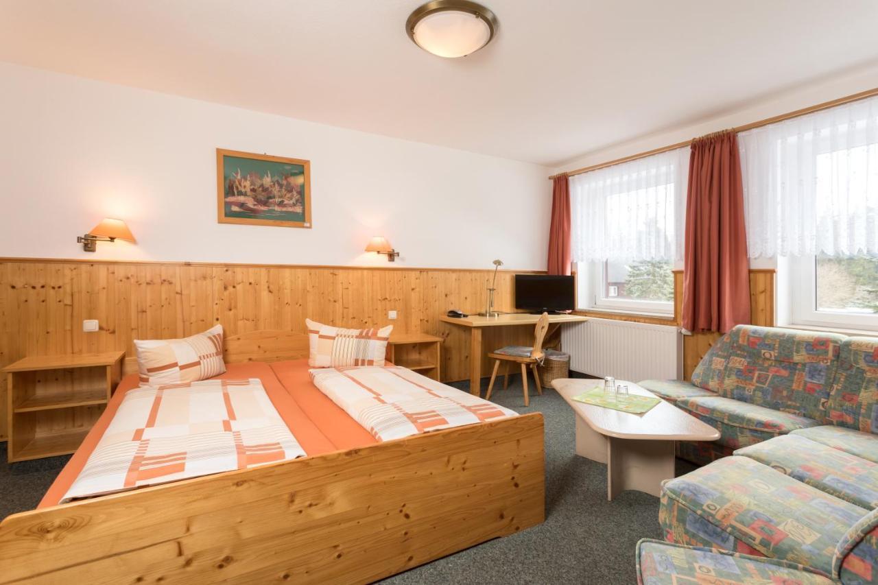 Sportpark Rabenberg Hotel Breitenbrunn  Ngoại thất bức ảnh